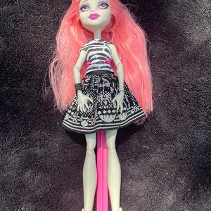 Vintage Monster High Rochelle Goyle daughter Gargoyle. OG1